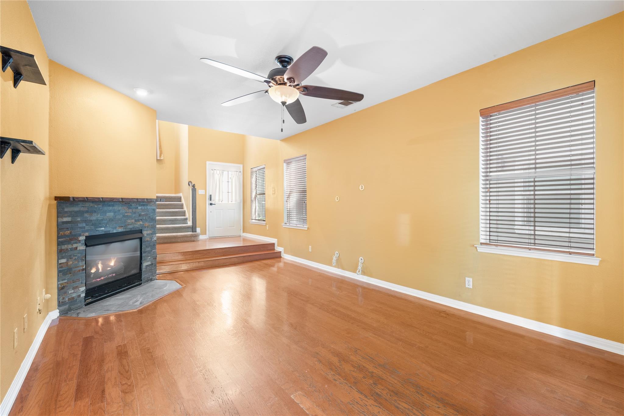 1011 Brodie St #6 Property Photo 6