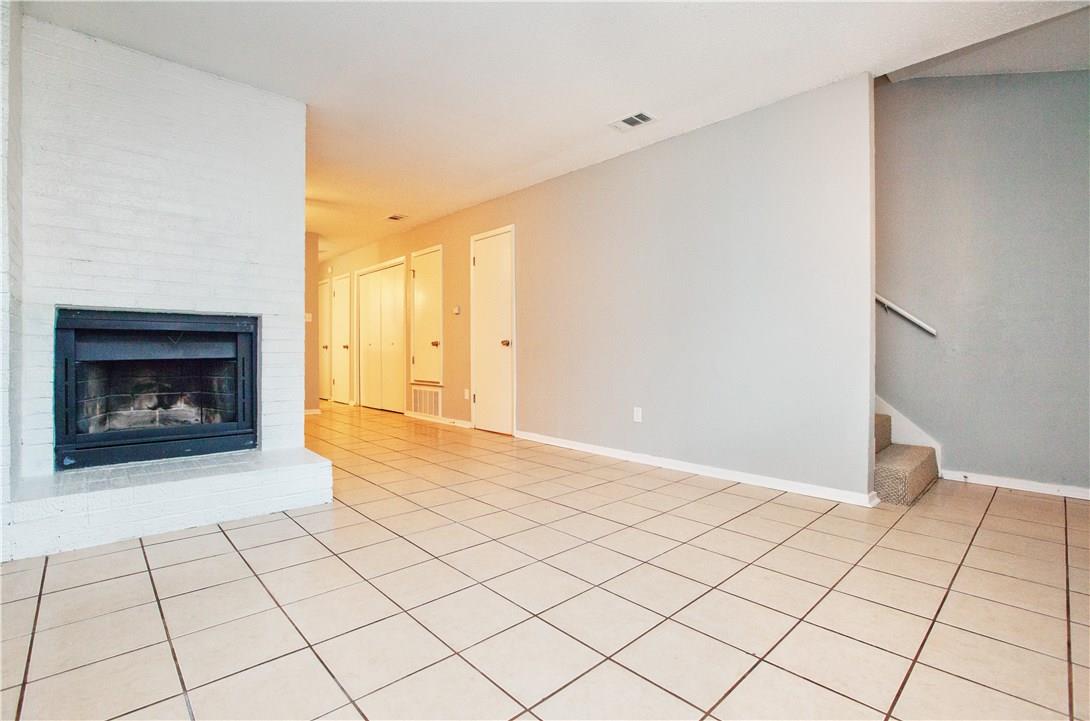 8401 Colony Loop Dr Property Photo 3