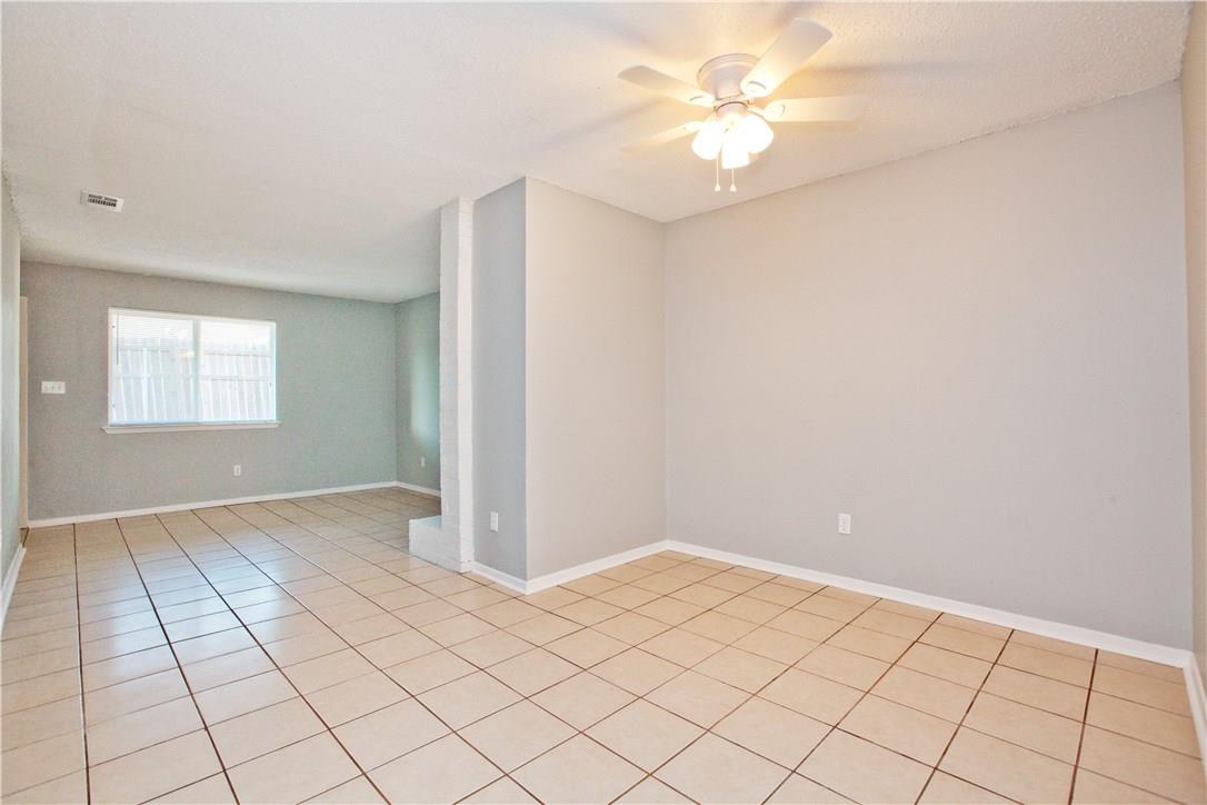 8401 Colony Loop Dr Property Photo 5