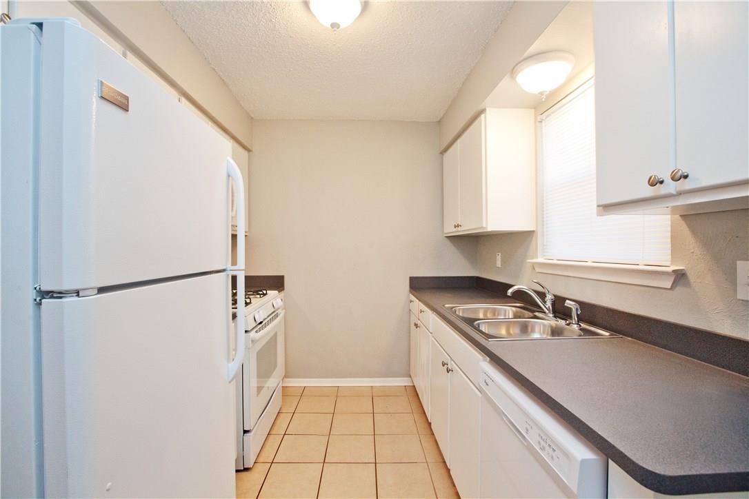 8401 Colony Loop Dr Property Photo 11
