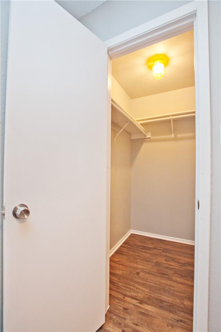 8401 Colony Loop Dr Property Photo 17