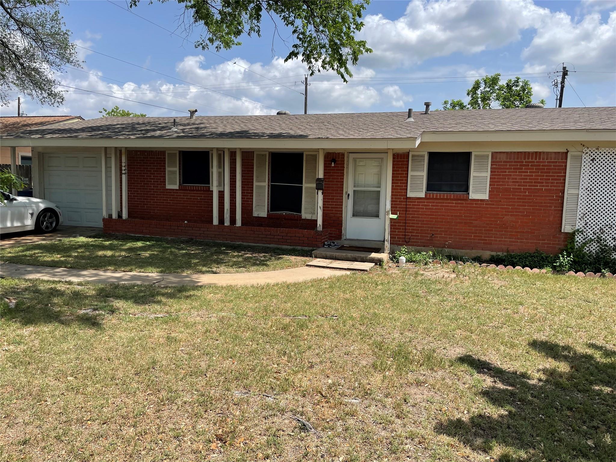 7009 Twin Crest Dr Property Photo
