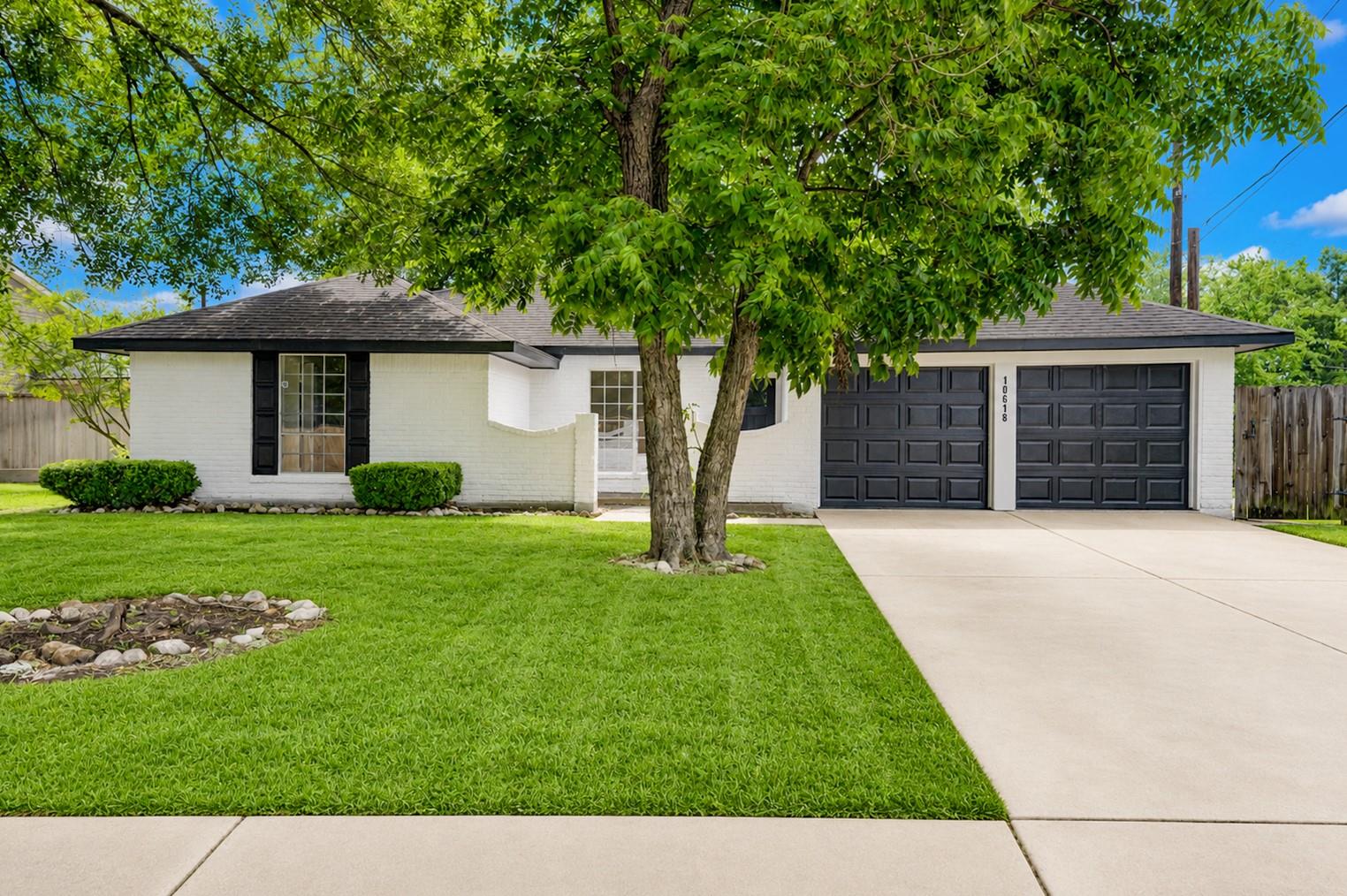 10618 Braewick Dr Property Photo 1