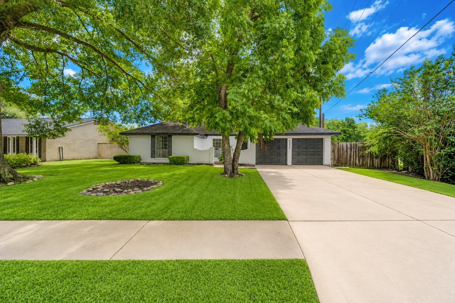10618 Braewick Dr Property Photo 6