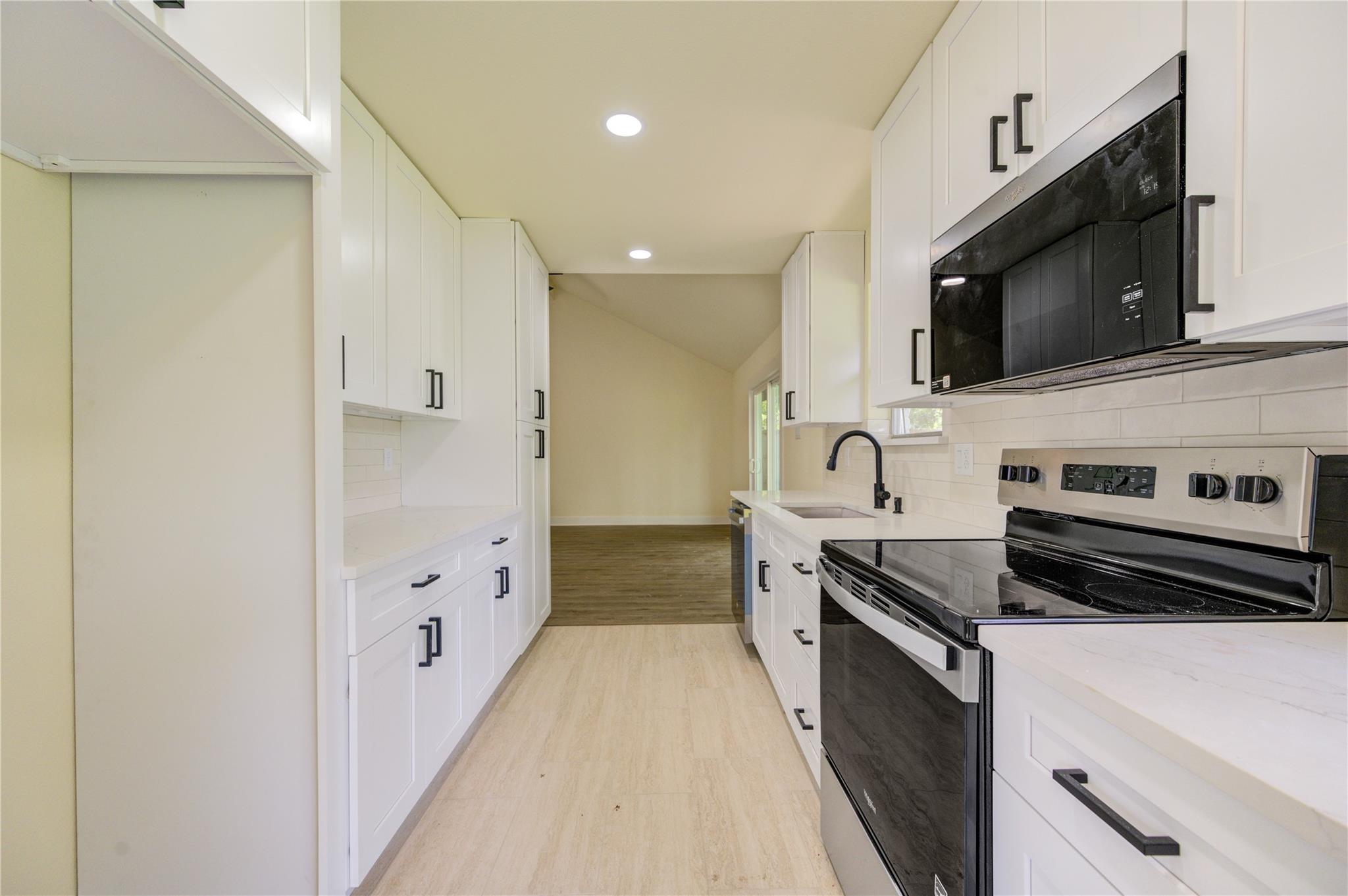 10618 Braewick Dr Property Photo 18