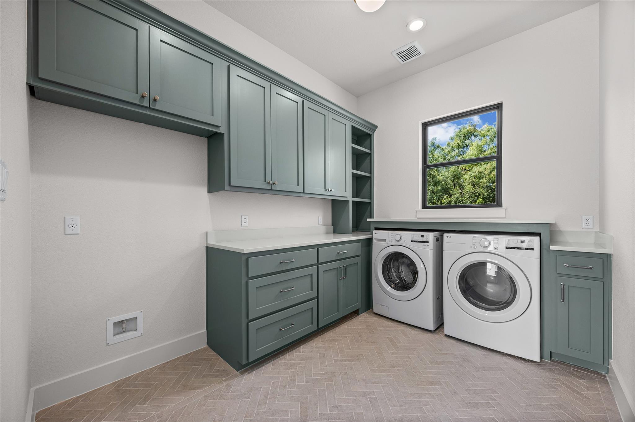 112 Winchester None Property Photo 19