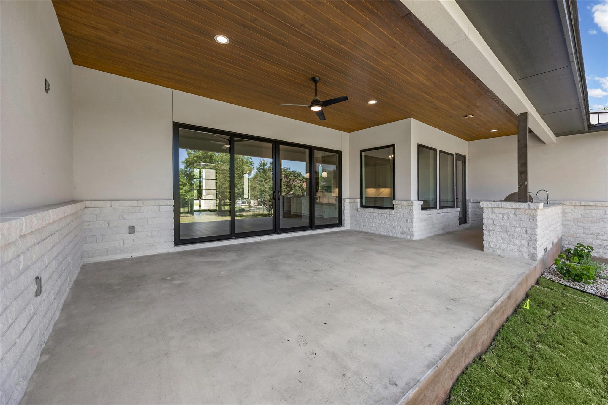 112 Winchester None Property Photo 24