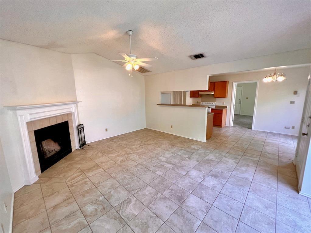 367 Fantail Loop #b Property Photo 3