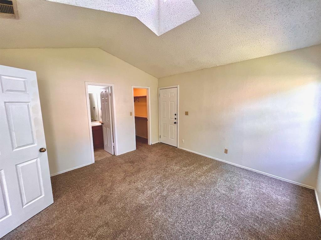 367 Fantail Loop #b Property Photo 9
