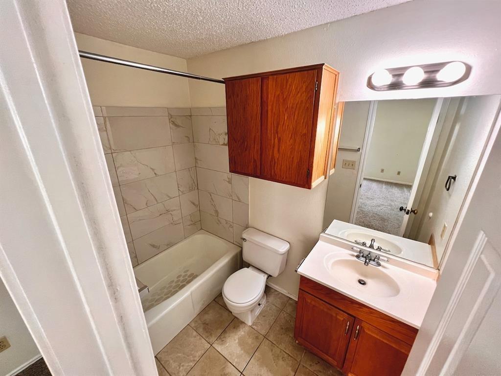 367 Fantail Loop #b Property Photo 11