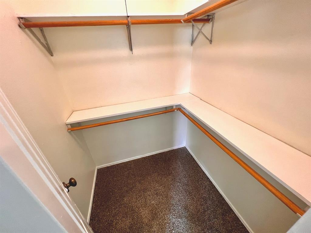 367 Fantail Loop #b Property Photo 13