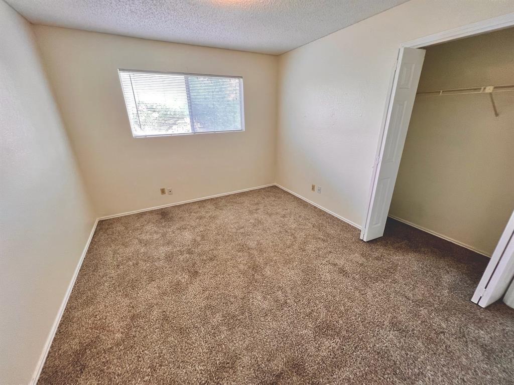 367 Fantail Loop #b Property Photo 14