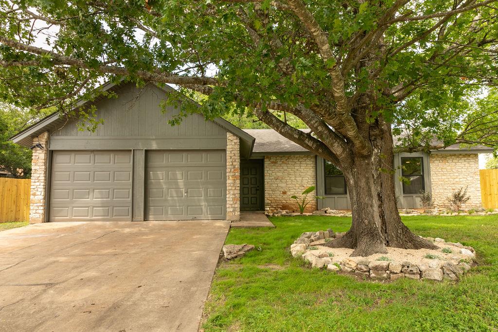 12604 Tree Line Dr Property Photo 2