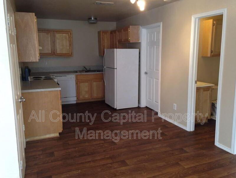 1011 Advance St #1011 Property Photo 4
