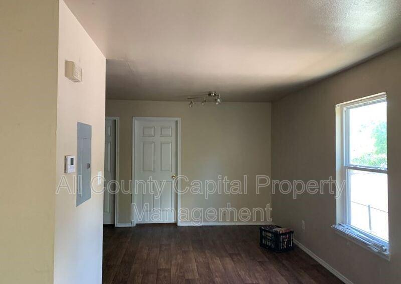 1011 Advance St #1011 Property Photo 5