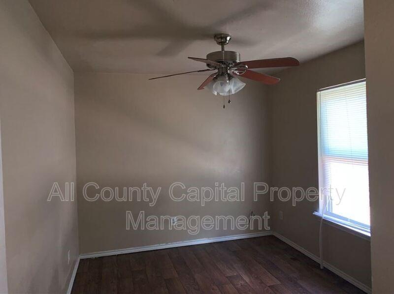 1011 Advance St #1011 Property Photo 7