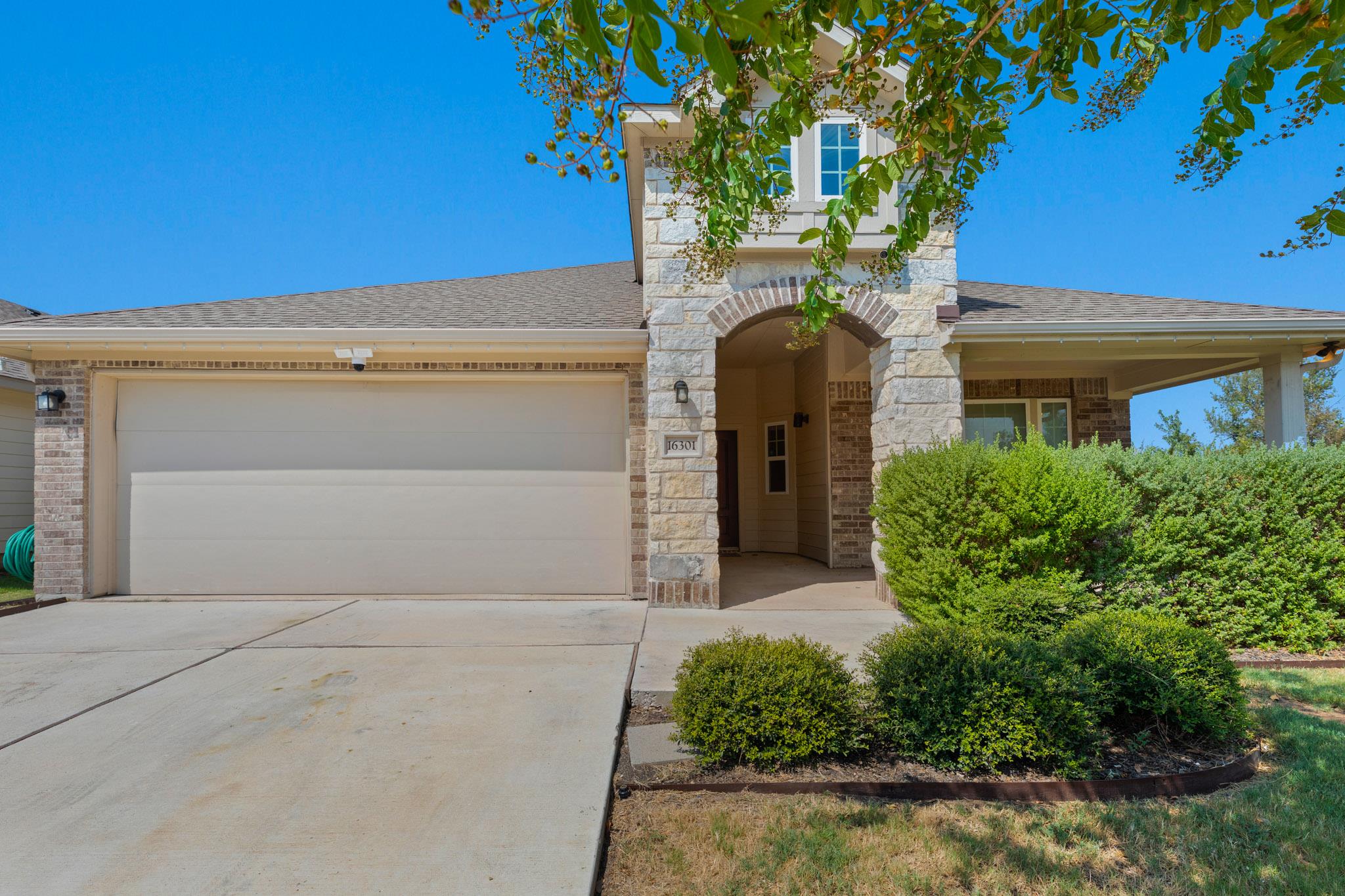 16301 Fetching Ave Property Photo 2