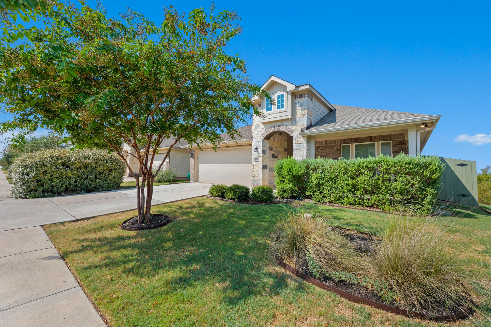 16301 Fetching Ave Property Photo 3