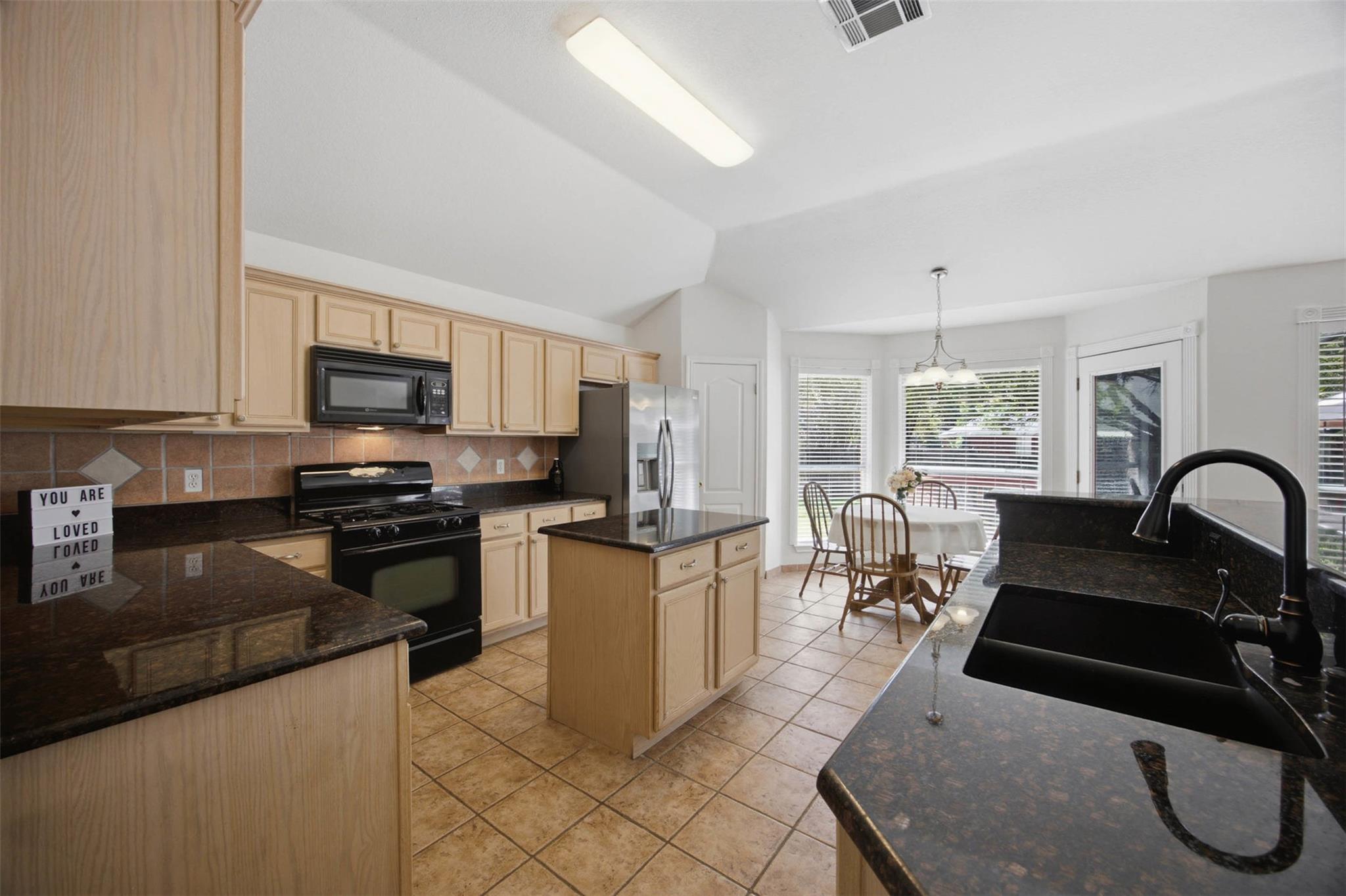 2000 Bodega Cv Property Photo 10
