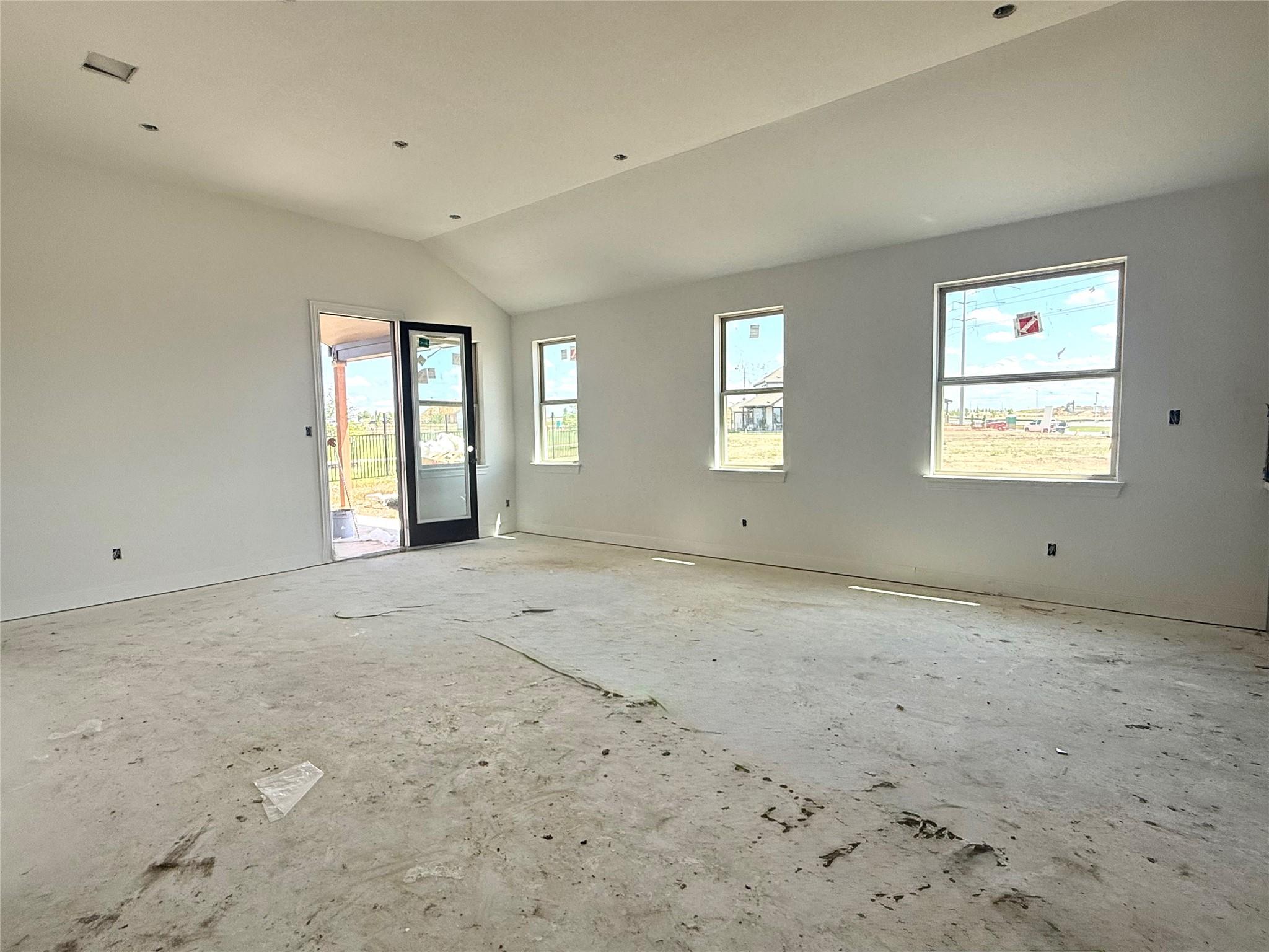 4000 Starnberg Bnd Property Photo 5
