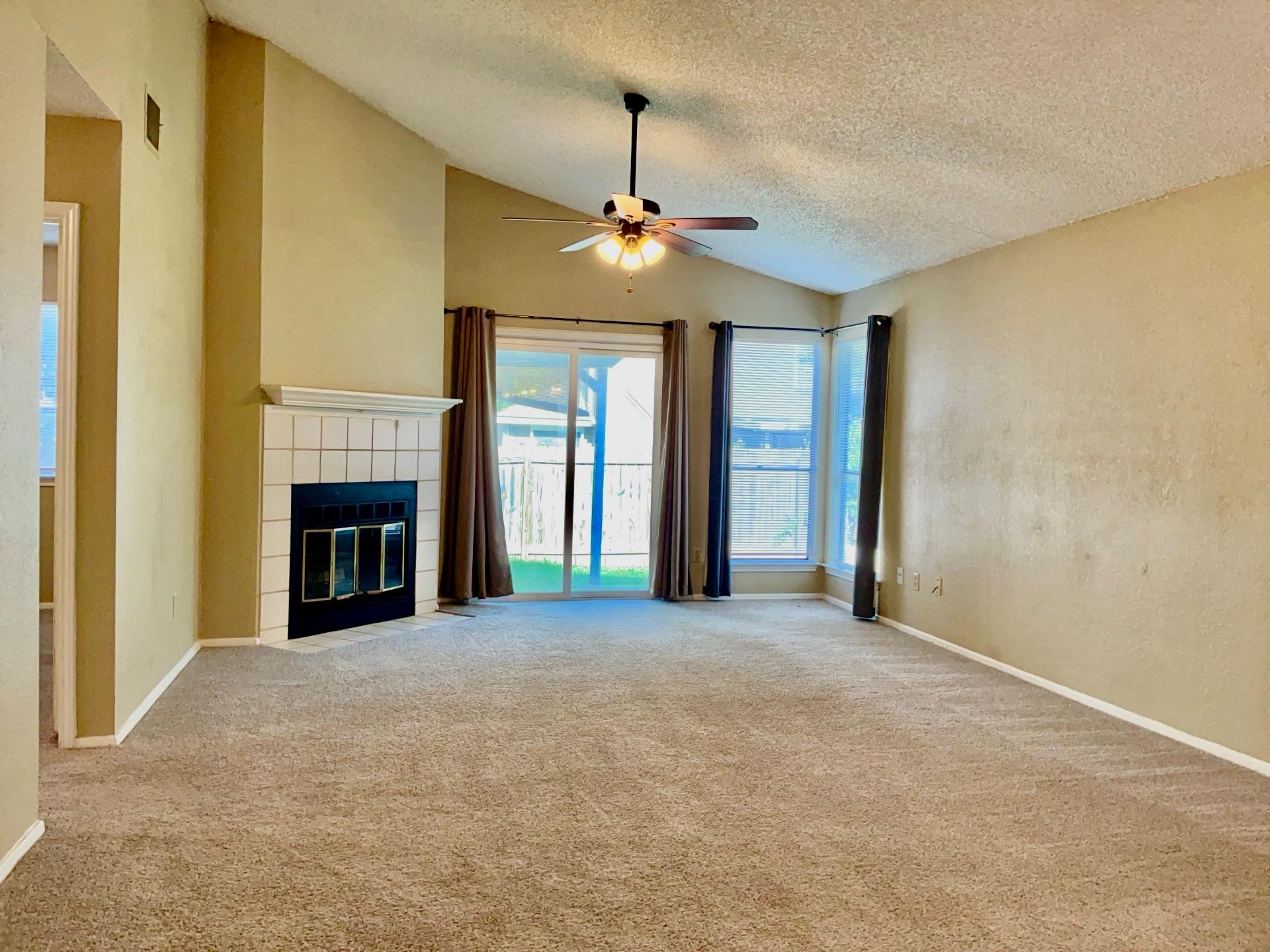 2105 Balsam Way Property Photo 4