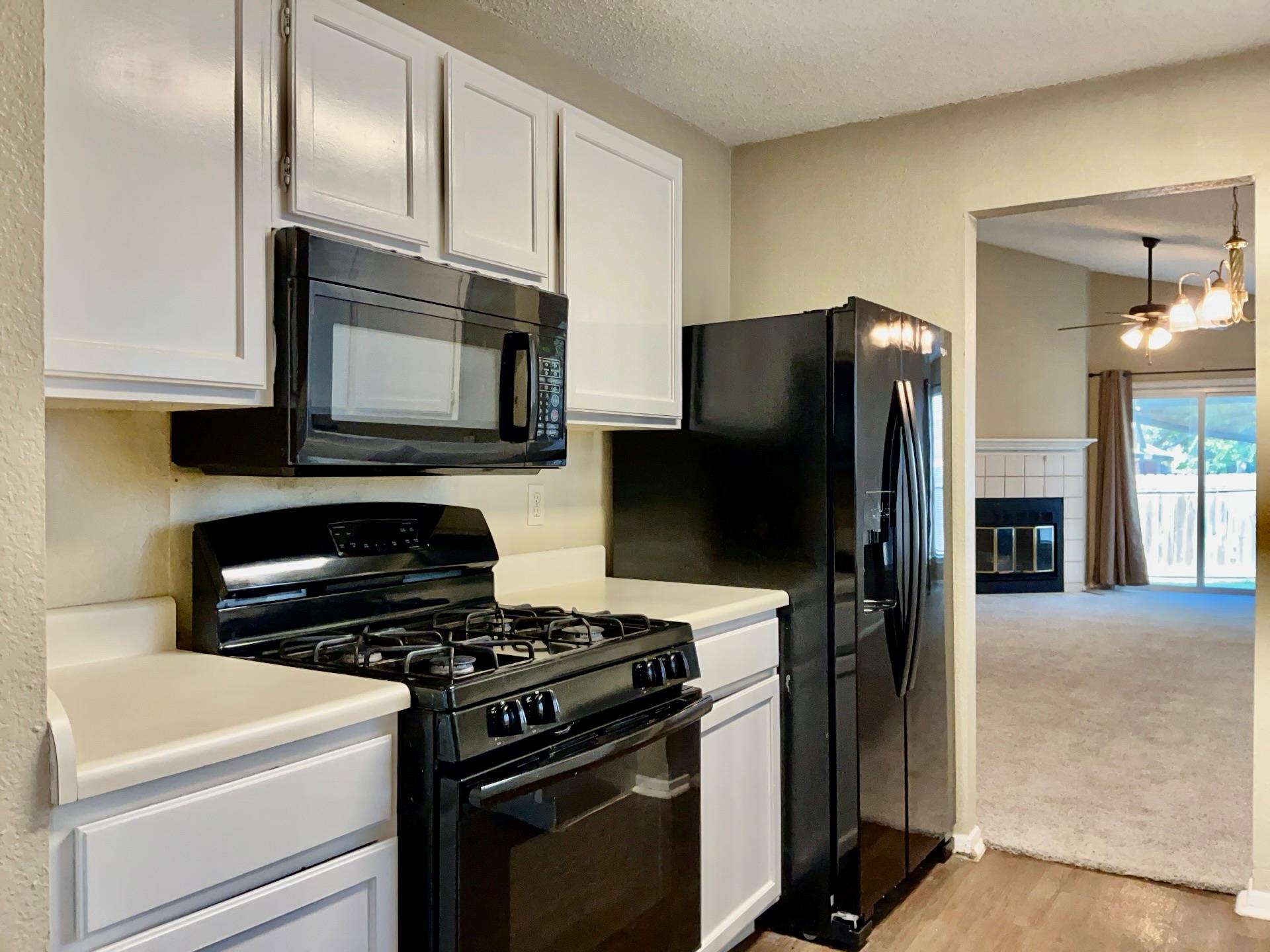 2105 Balsam Way Property Photo 8