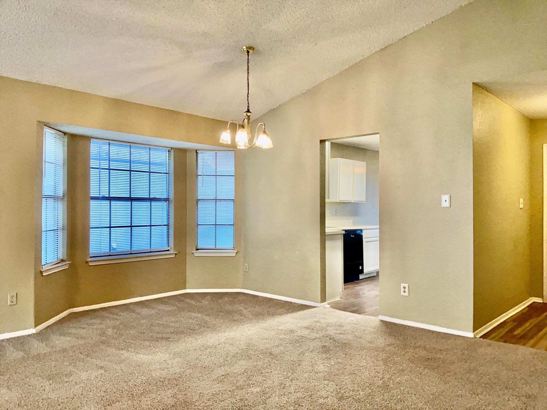 2105 Balsam Way Property Photo 11