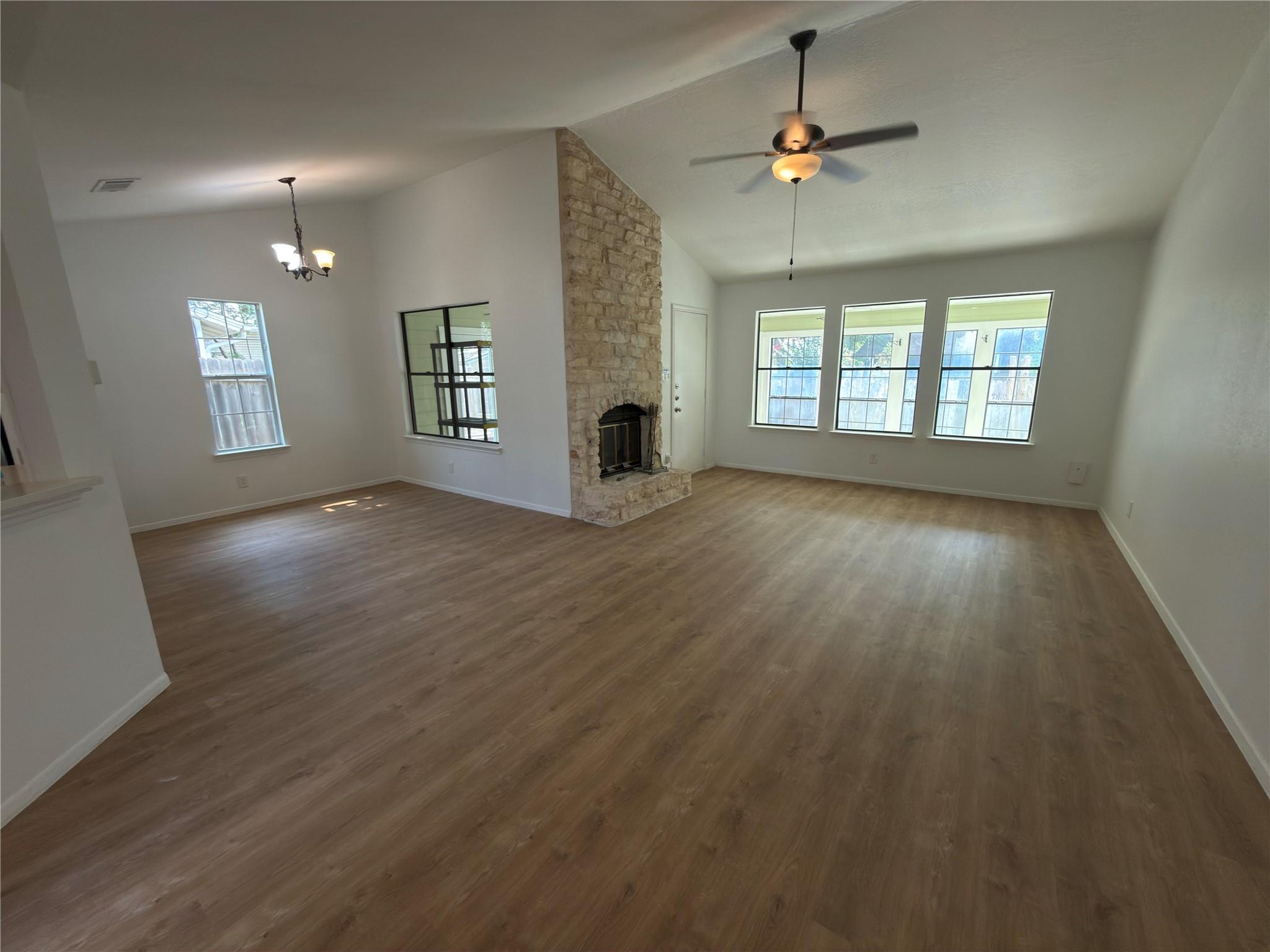 1915 Egger Ave Property Photo 2