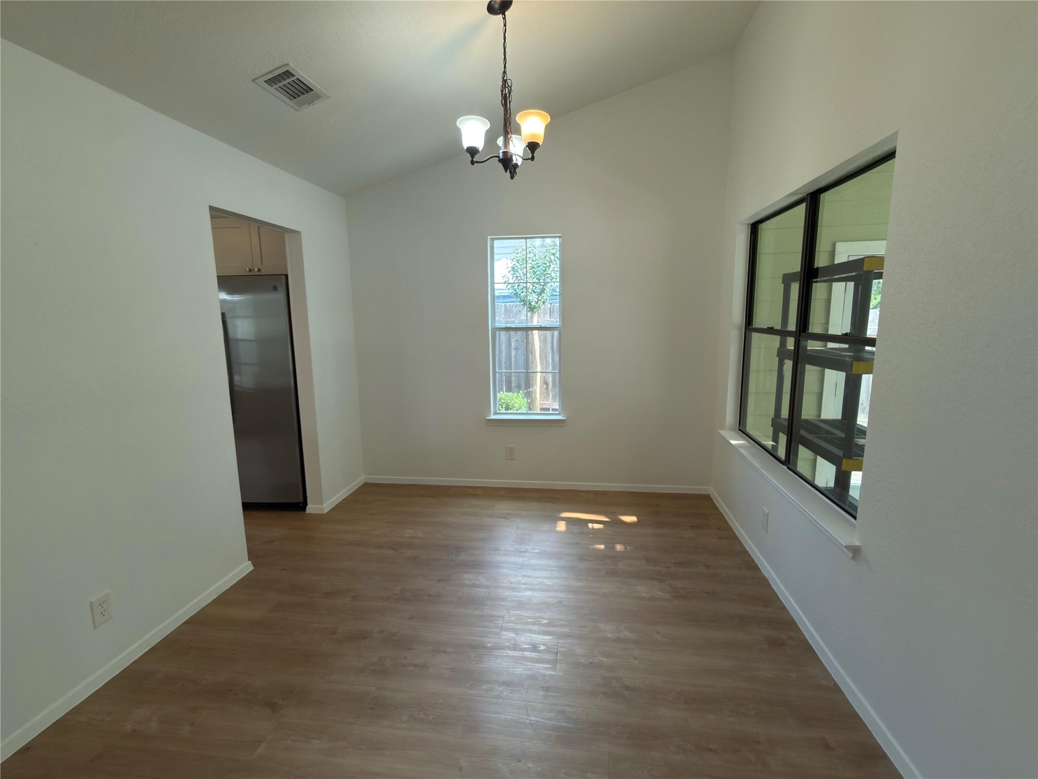 1915 Egger Ave Property Photo 8