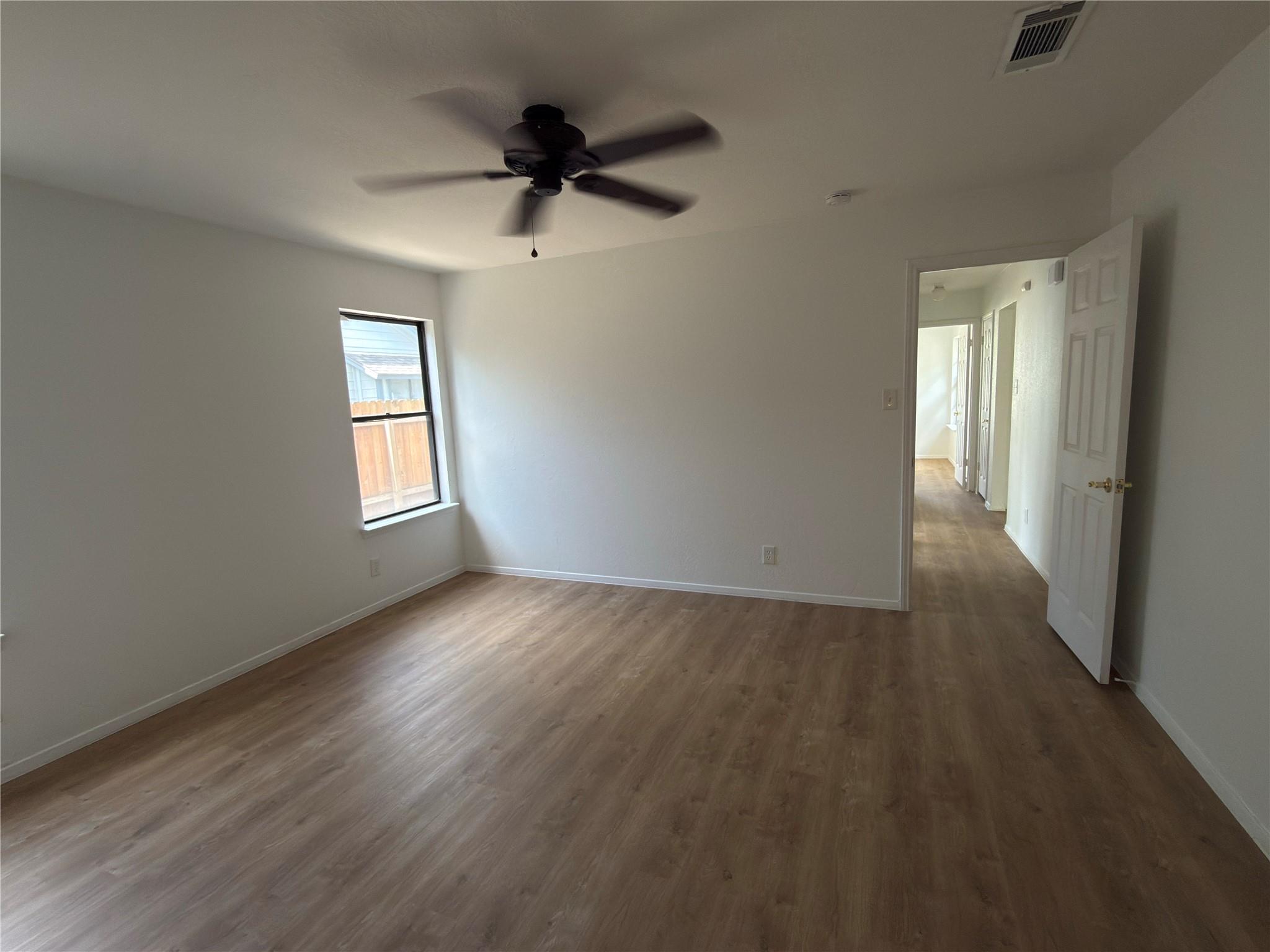 1915 Egger Ave Property Photo 12
