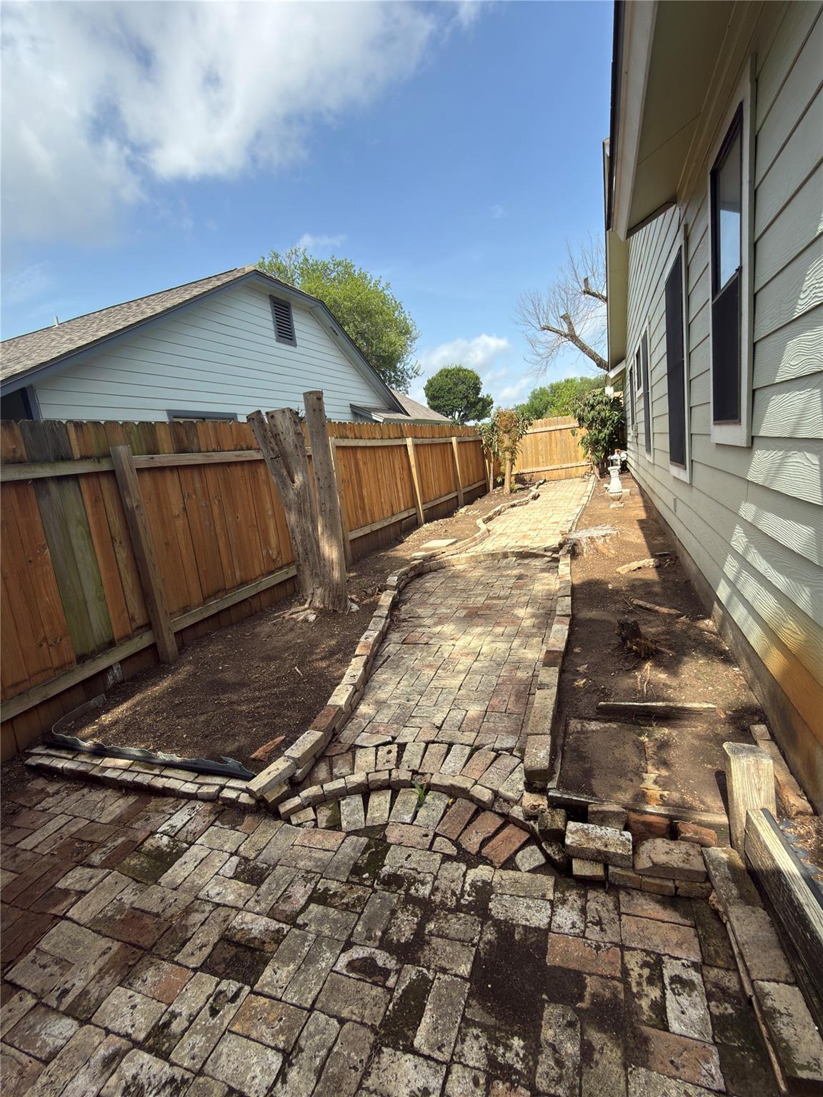 1915 Egger Ave Property Photo 17