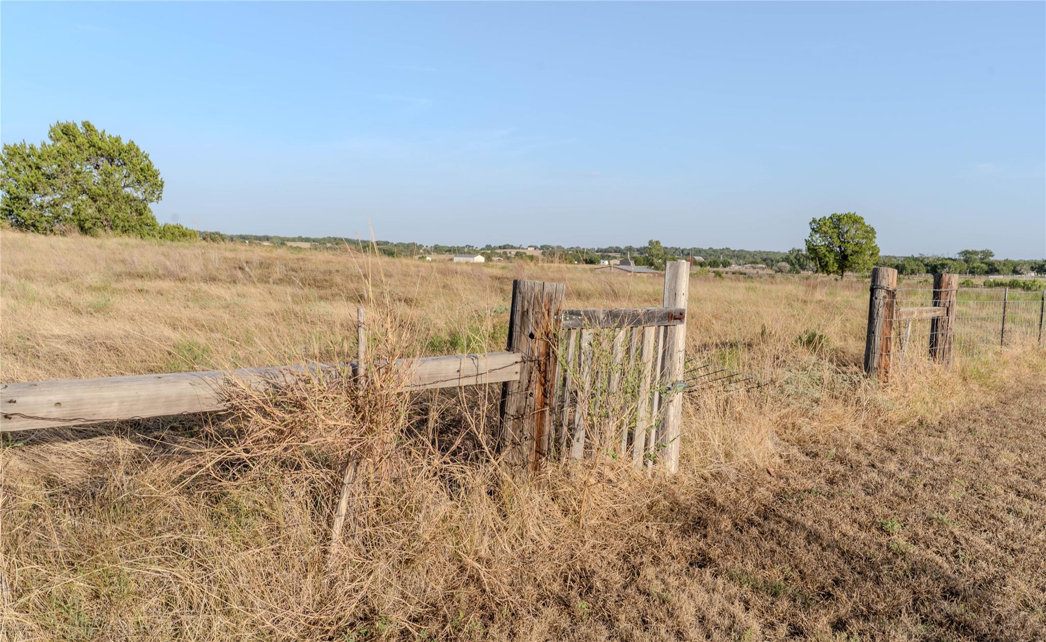 591 Ramms Dr Property Photo 4