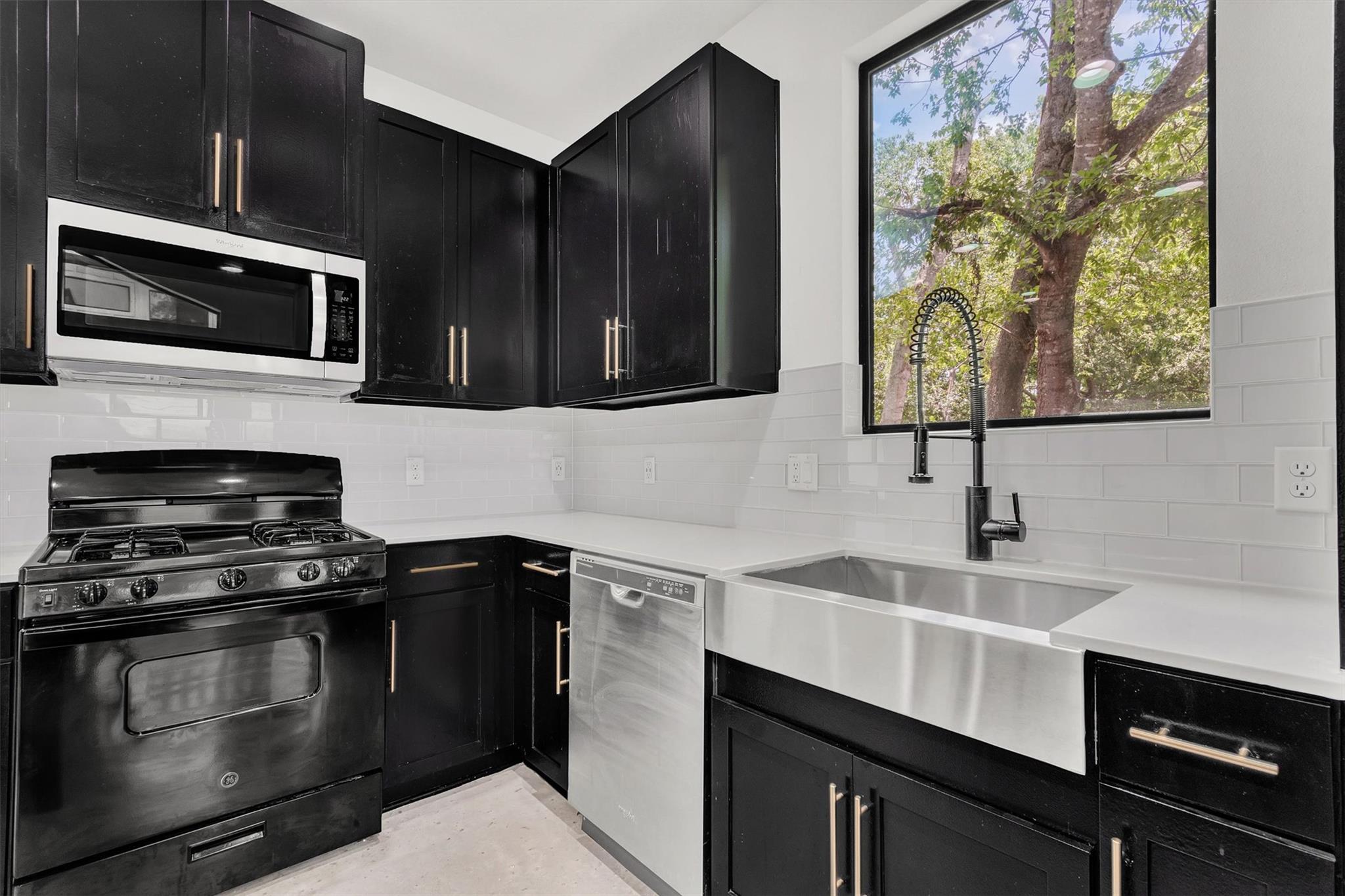 408 W Odell St #2 Property Photo 8