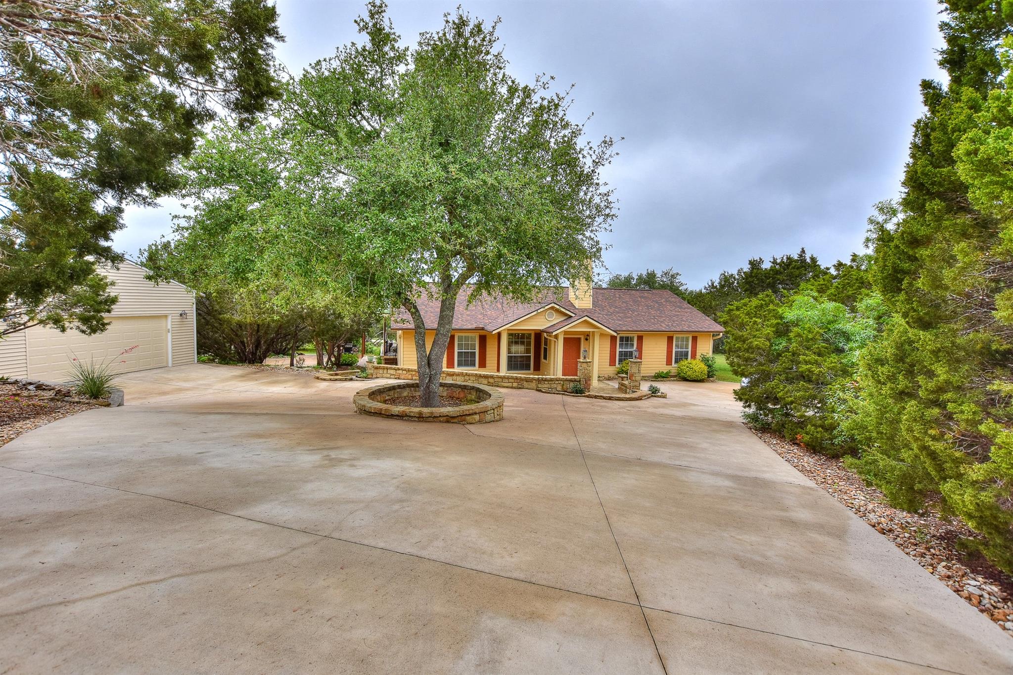 22313 Honeycomb Ln Property Photo 2
