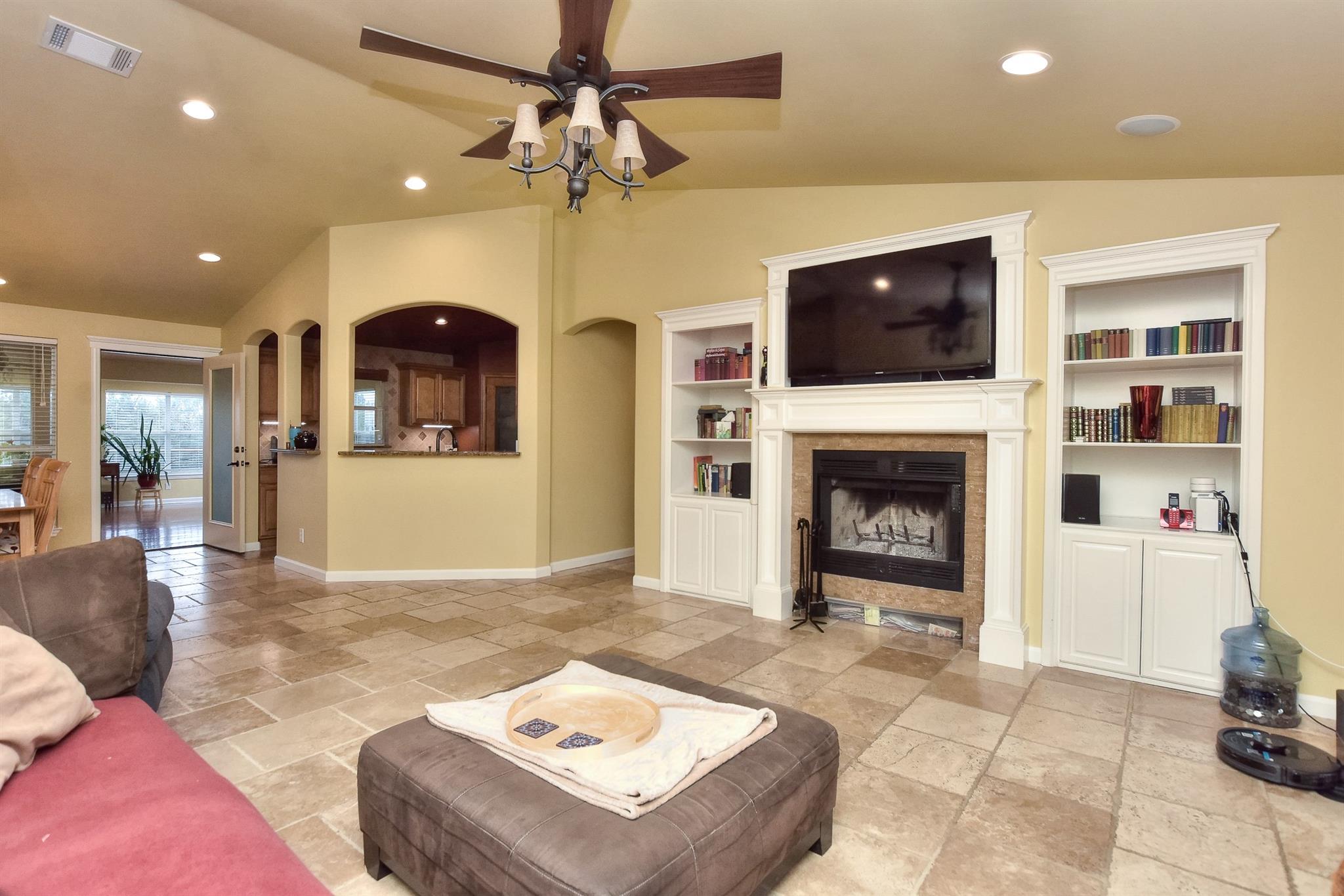 22313 Honeycomb Ln Property Photo 4