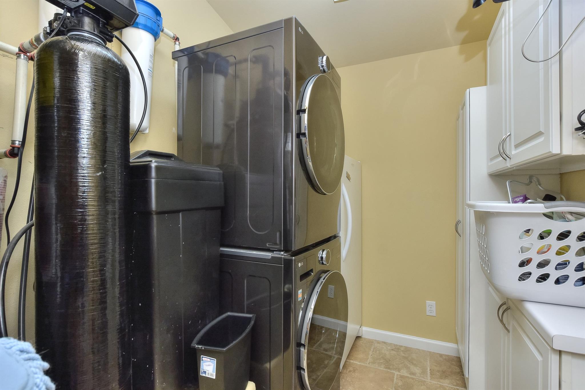 22313 Honeycomb Ln Property Photo 12