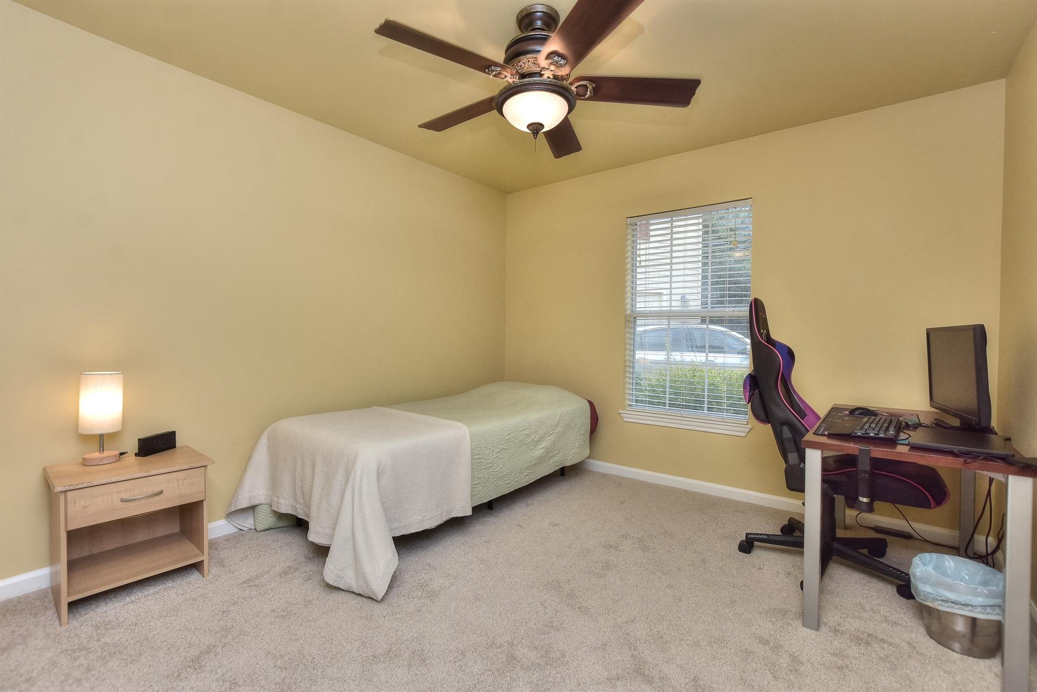 22313 Honeycomb Ln Property Photo 14