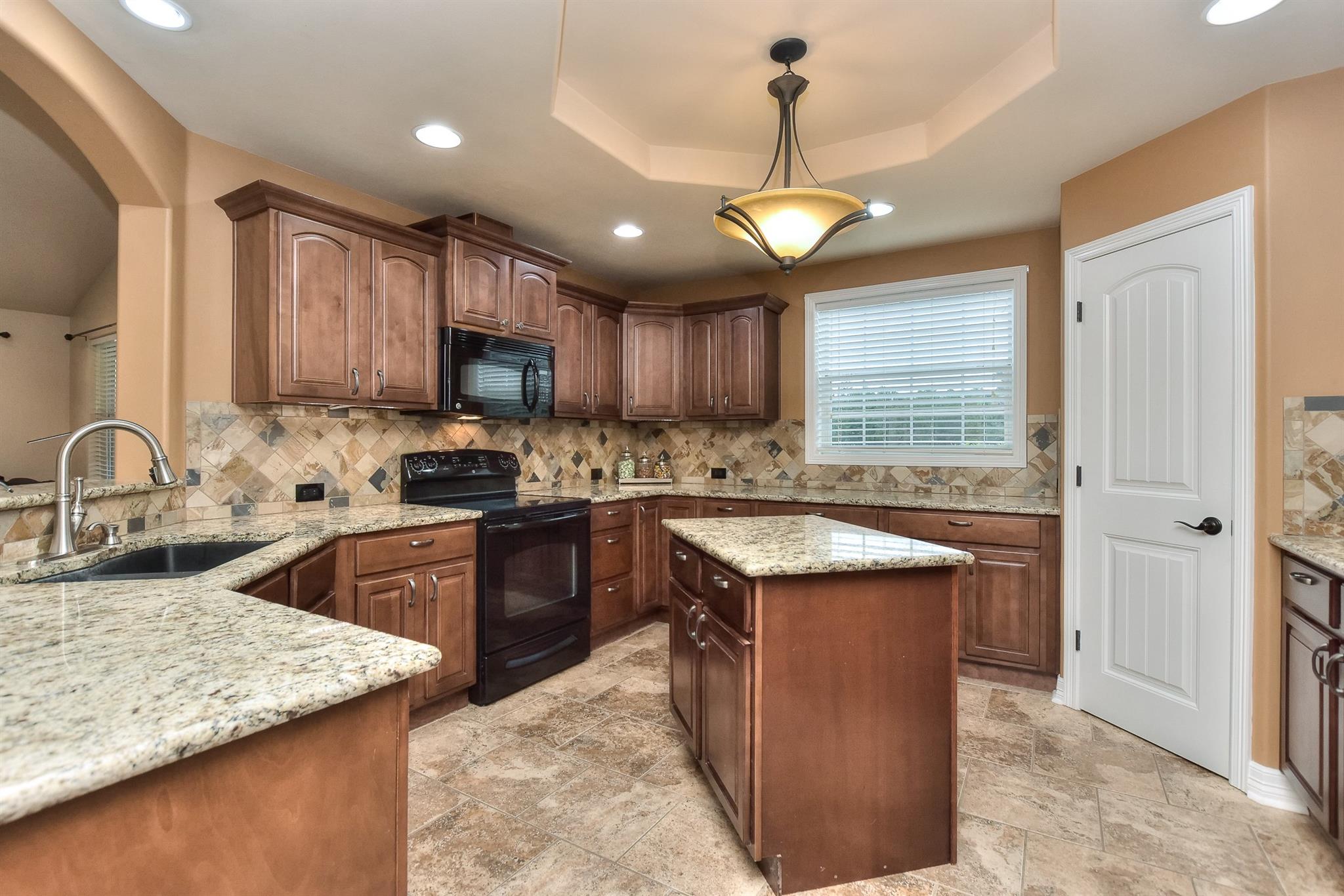22313 Honeycomb Ln Property Photo 27
