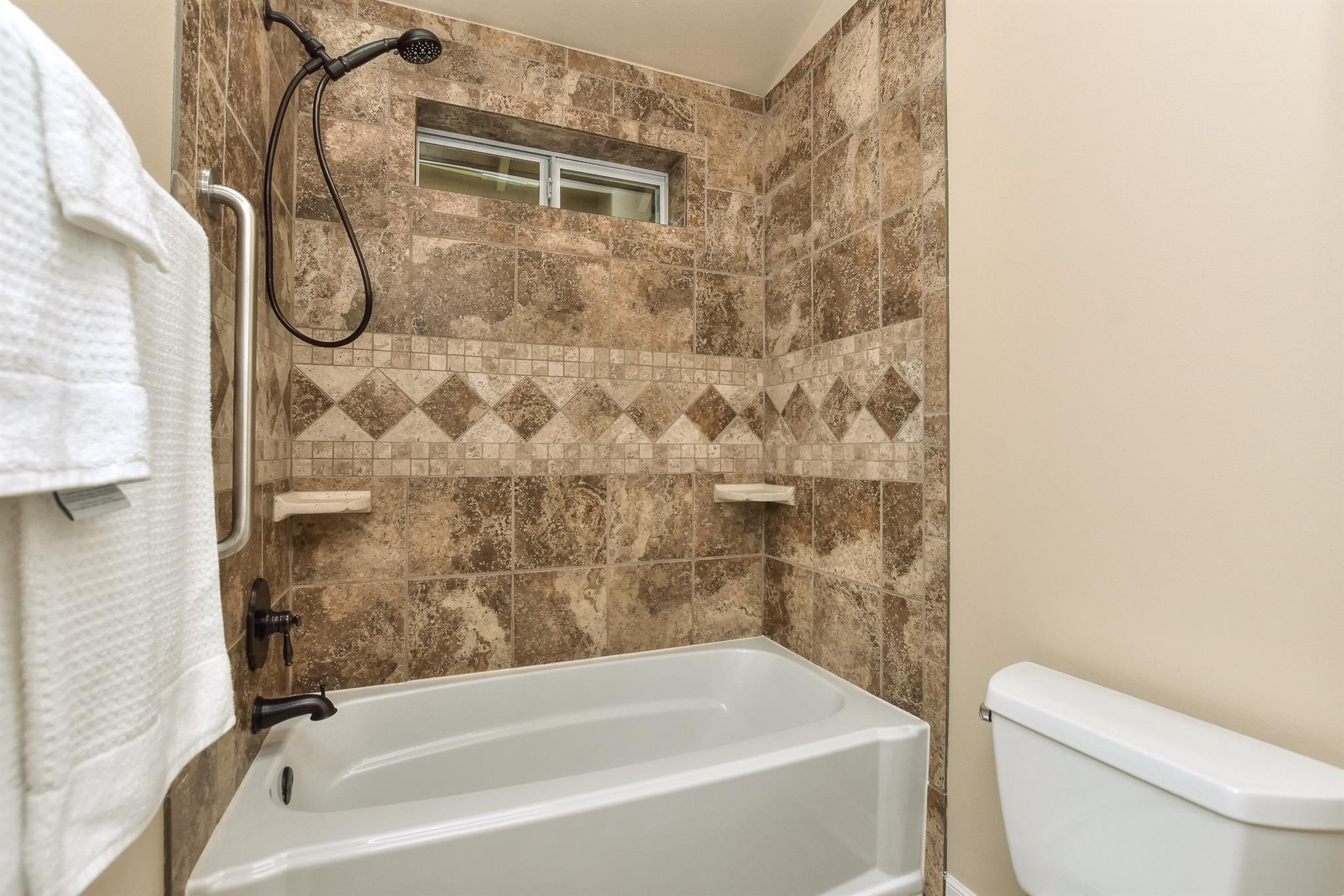 22313 Honeycomb Ln Property Photo 32