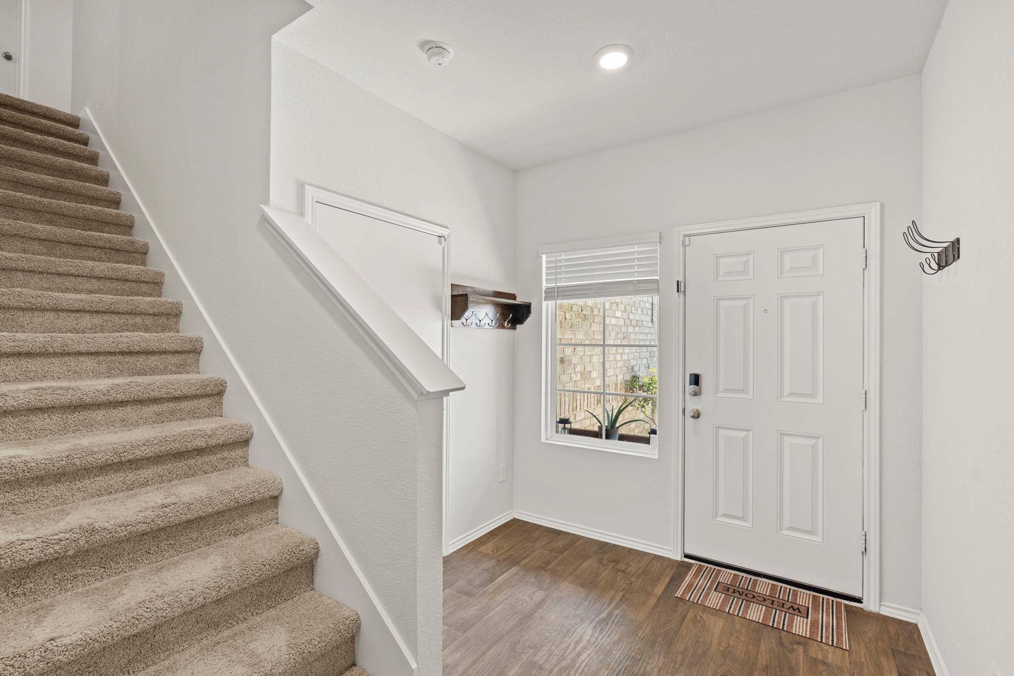 312 Sickle Loop Property Photo 3