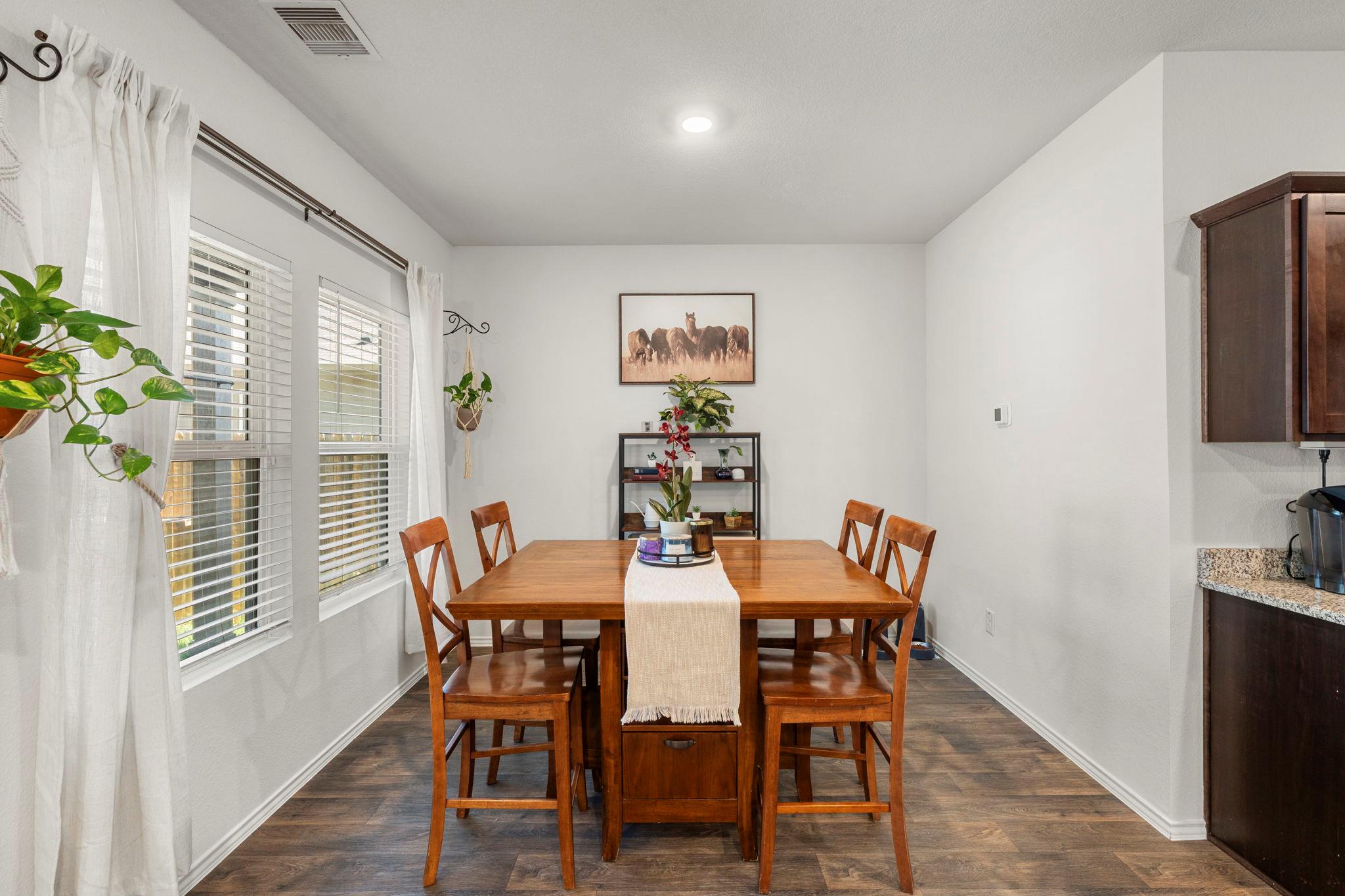 312 Sickle Loop Property Photo 9