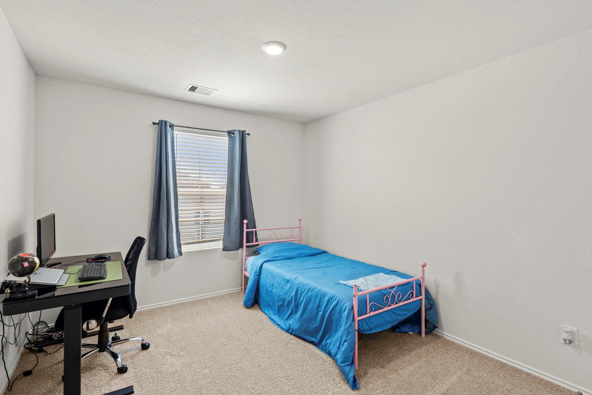 312 Sickle Loop Property Photo 14