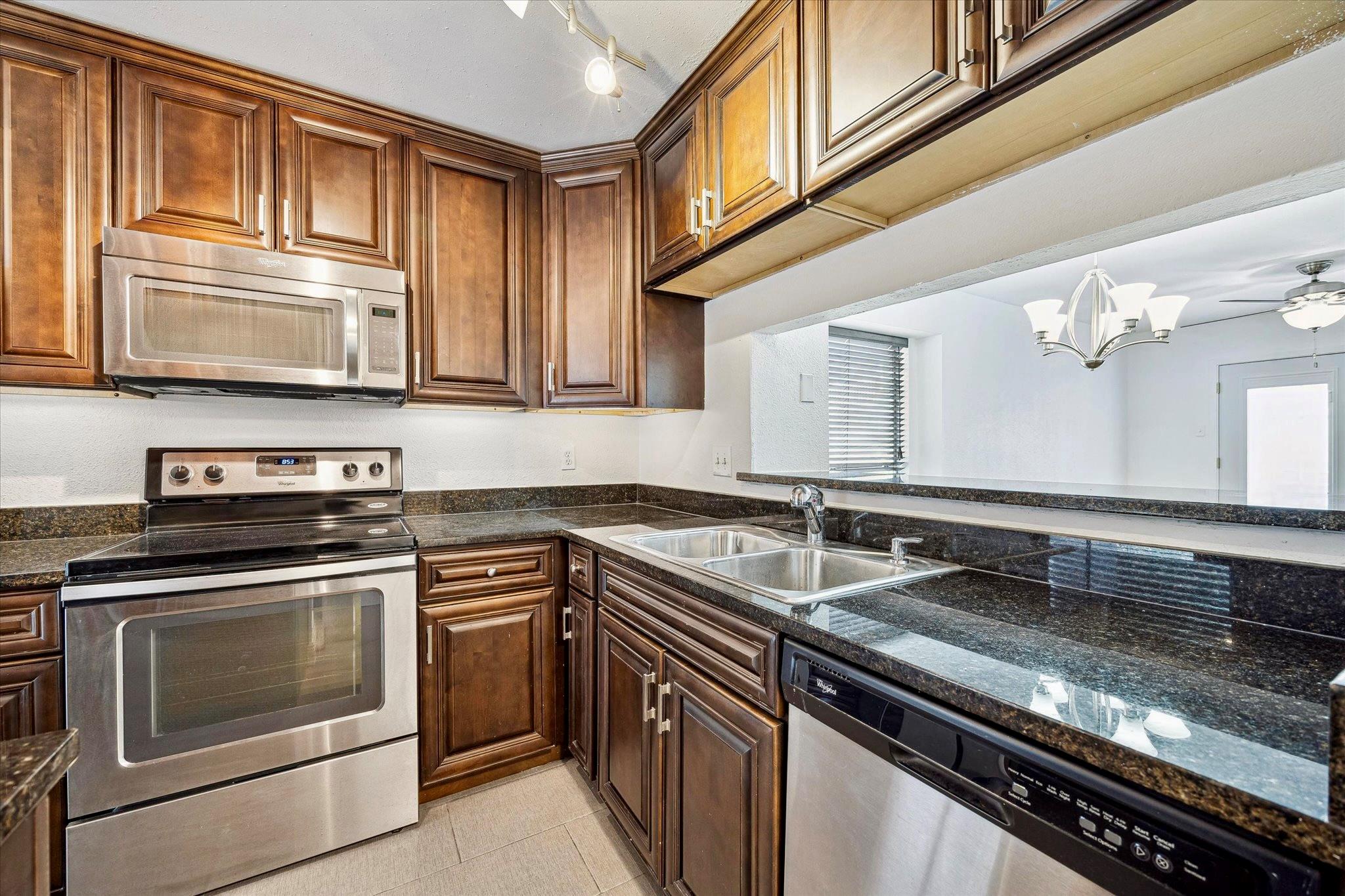 2018 W Rundberg Ln 16a Property Photo 3