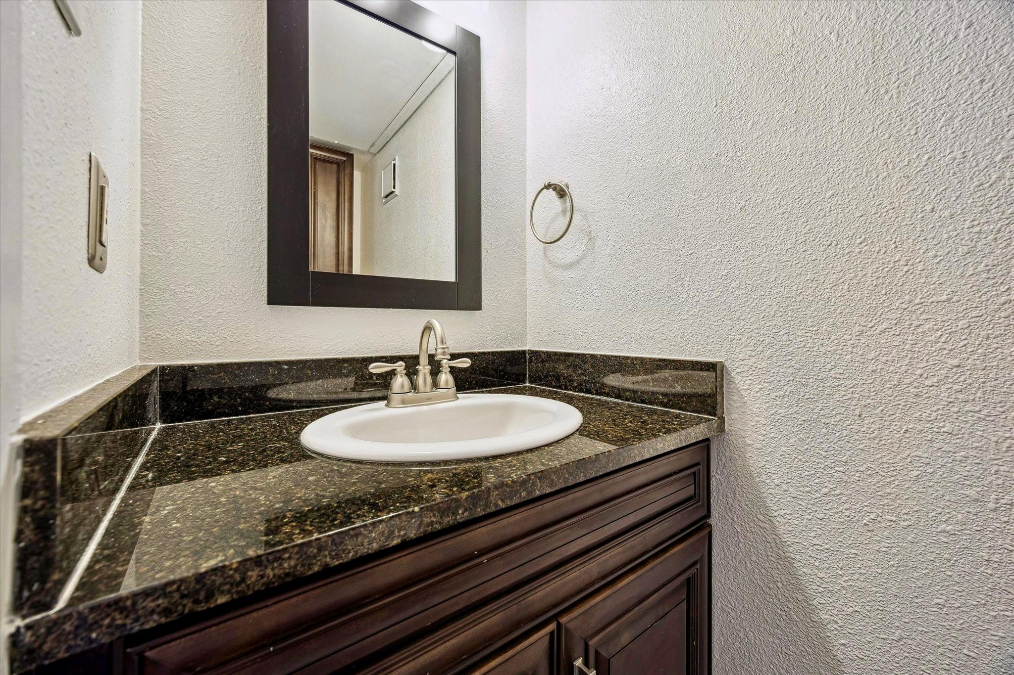 2018 W Rundberg Ln 16a Property Photo 6