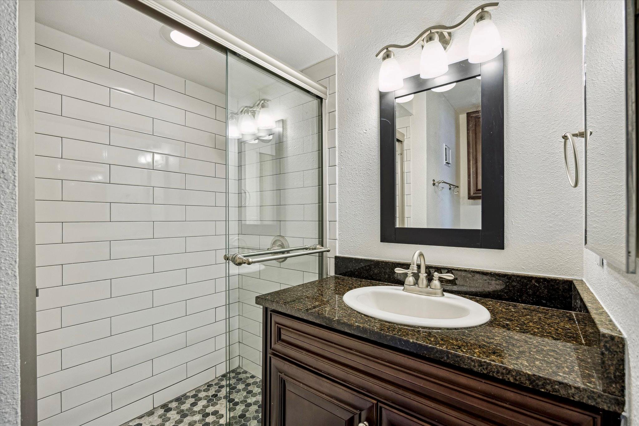 2018 W Rundberg Ln 16a Property Photo 12