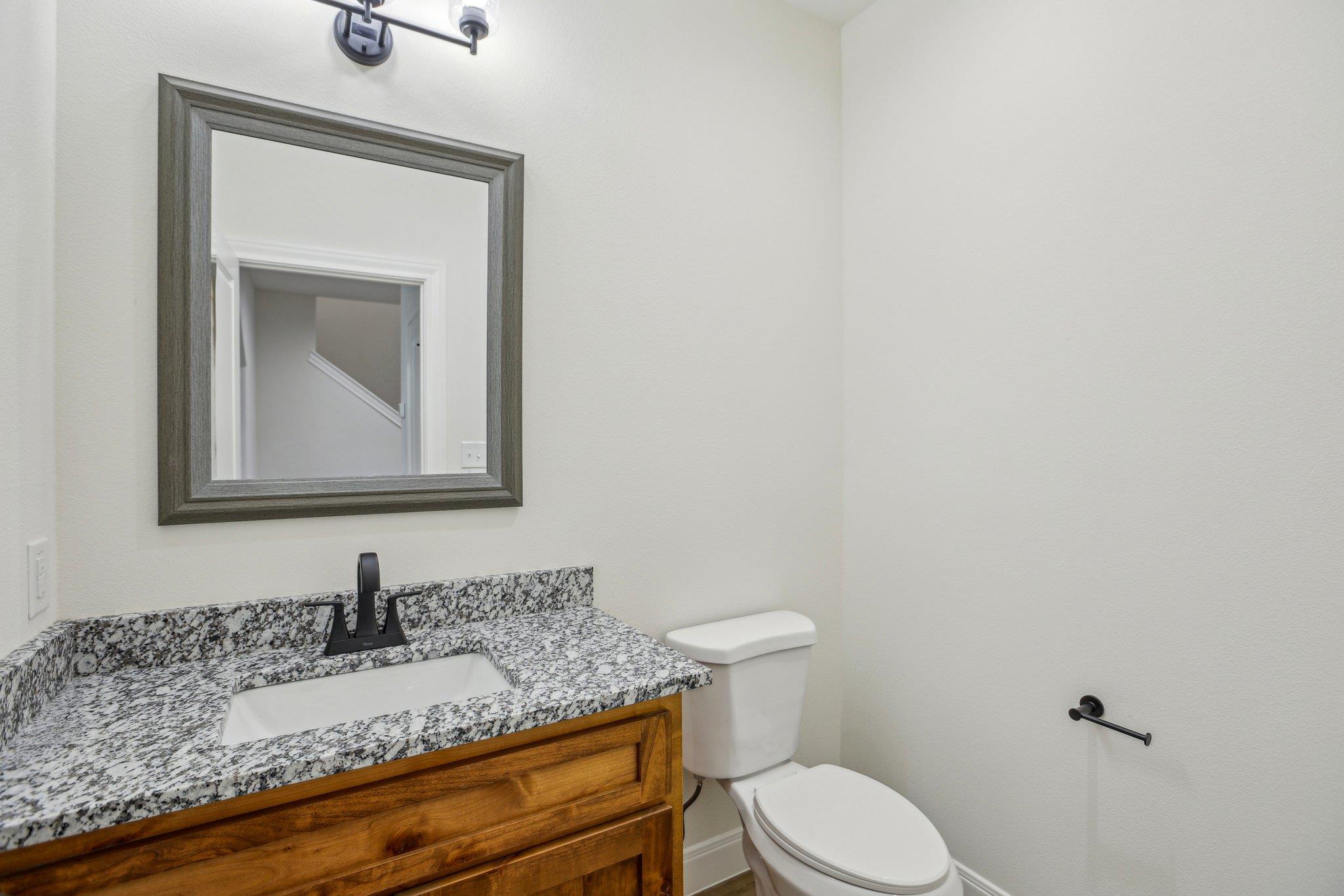 346 Webb St Property Photo 18