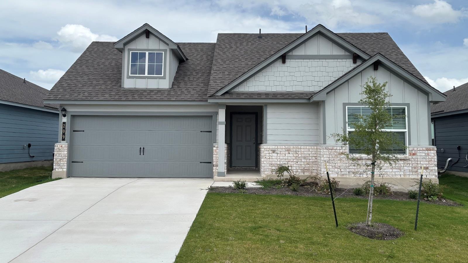 209 Day Wls Property Photo 1