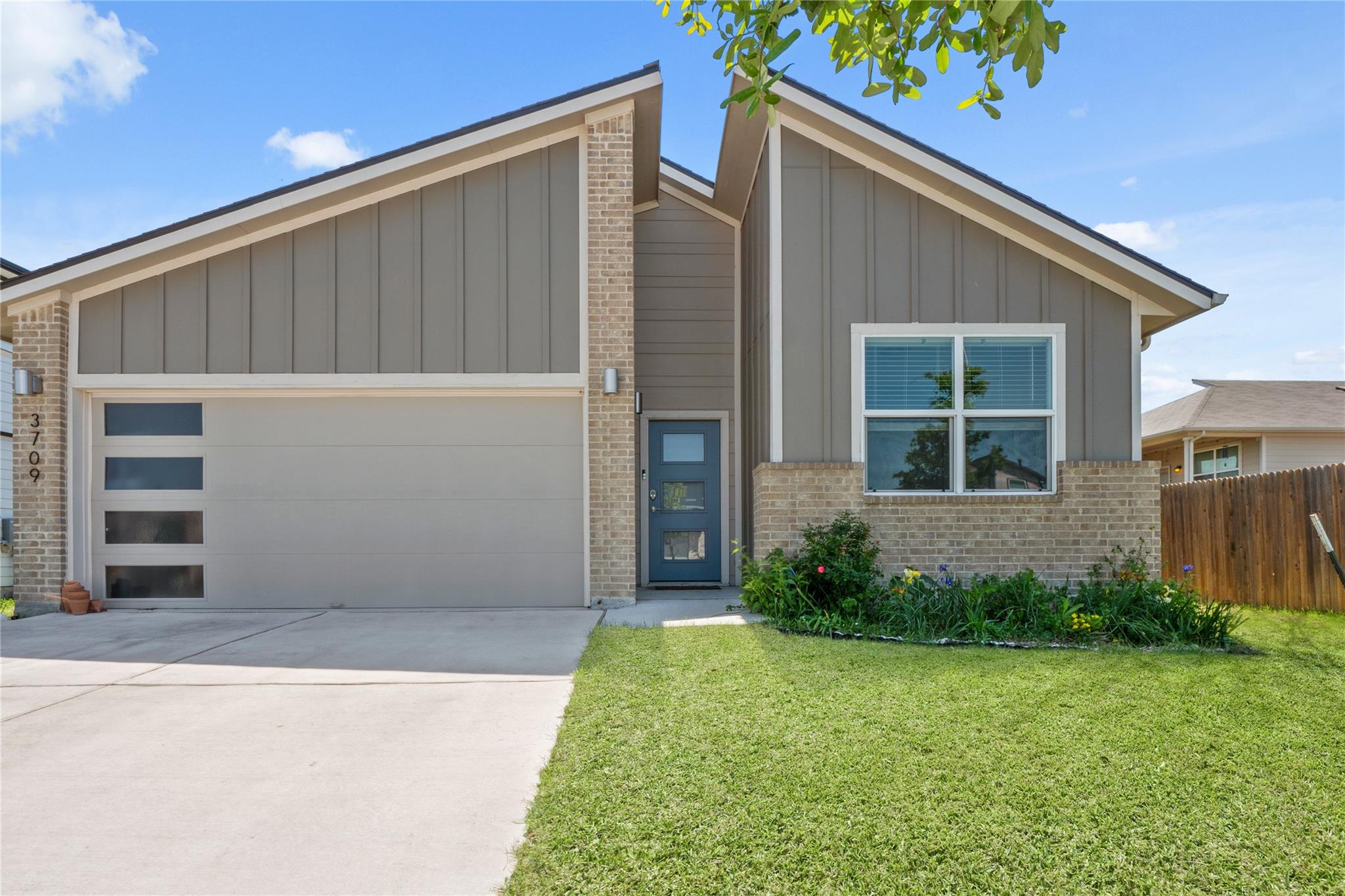 3709 Niddry Dr Property Photo