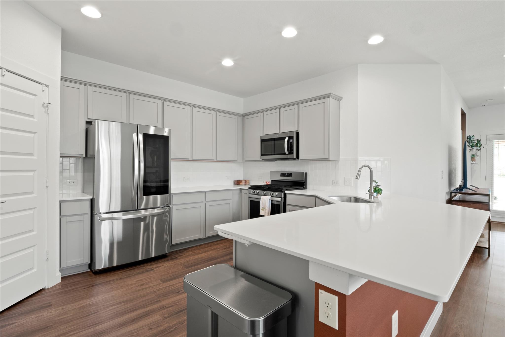 3709 Niddry Dr Property Photo 8
