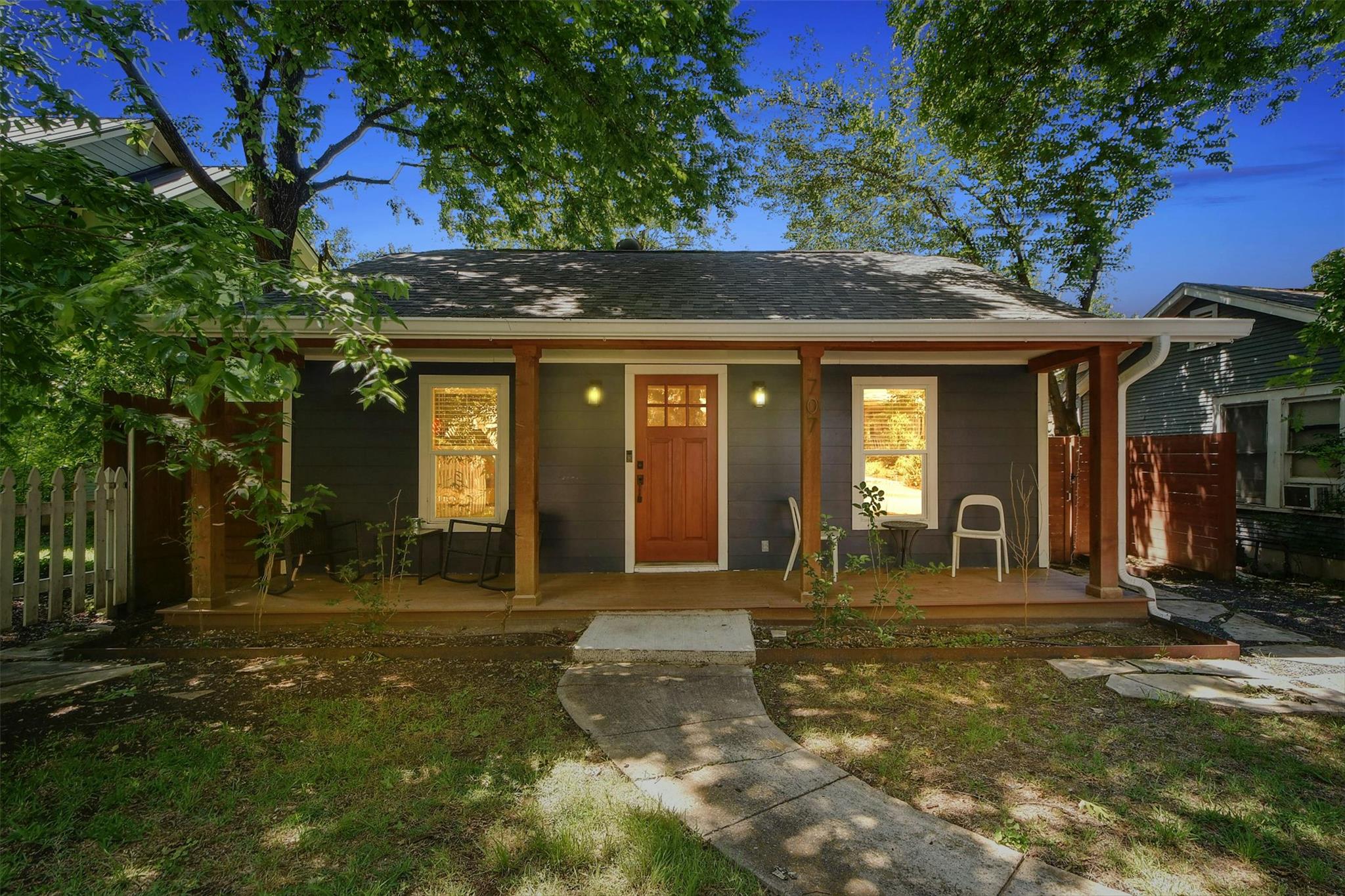 707 E 45th 1/2 St Property Photo
